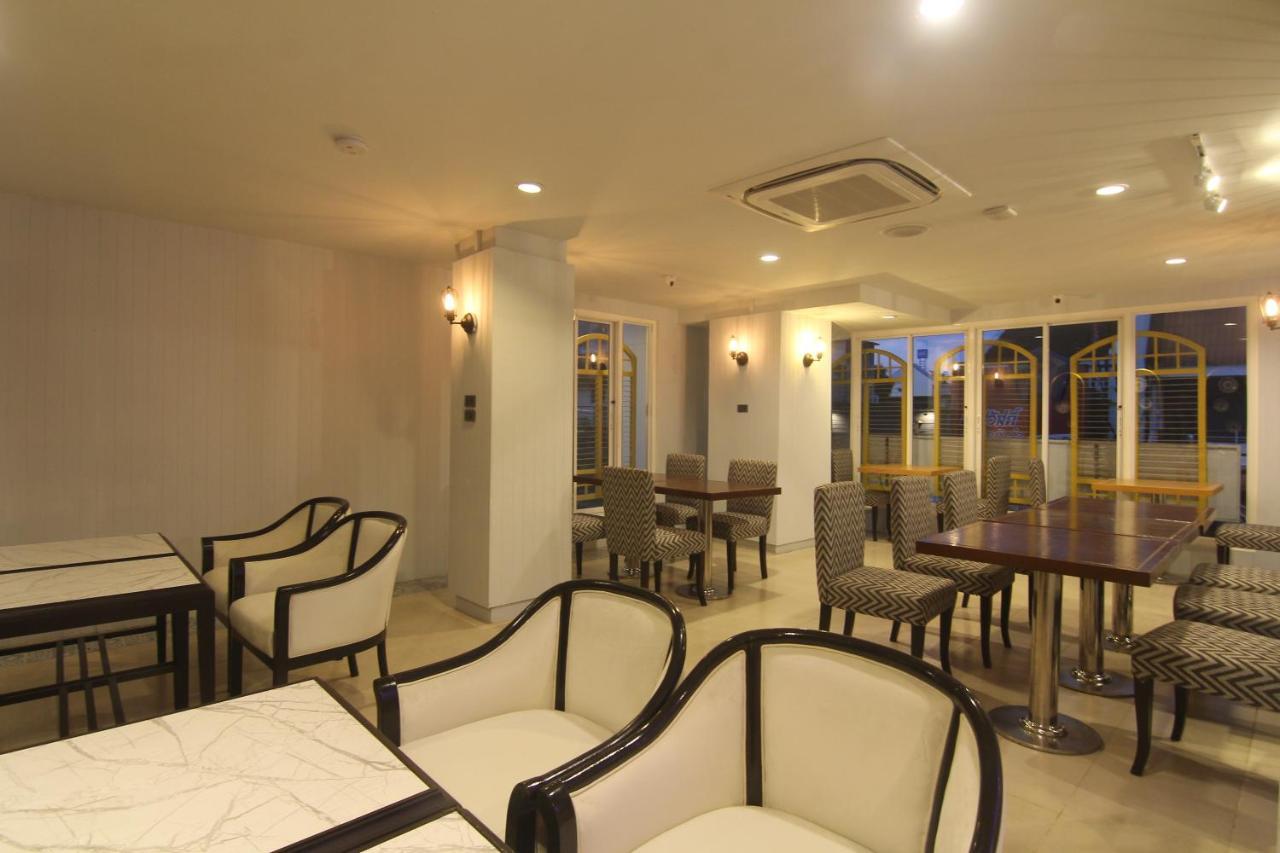 Montree Phuket Hotel Esterno foto