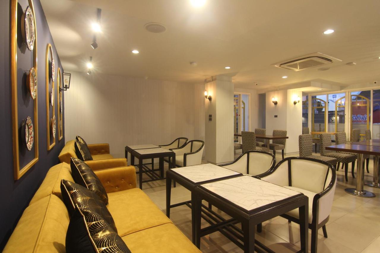 Montree Phuket Hotel Esterno foto