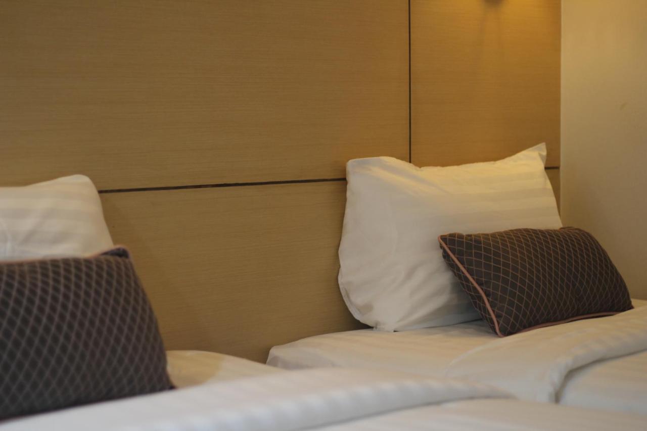 Montree Phuket Hotel Esterno foto