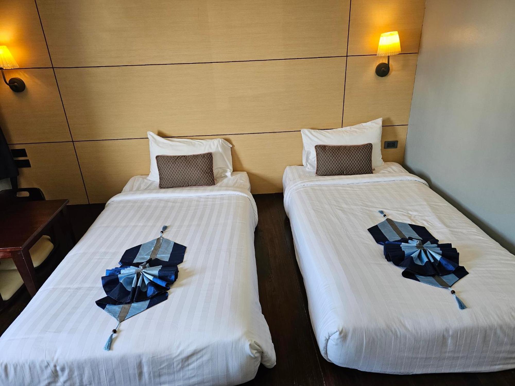 Montree Phuket Hotel Esterno foto