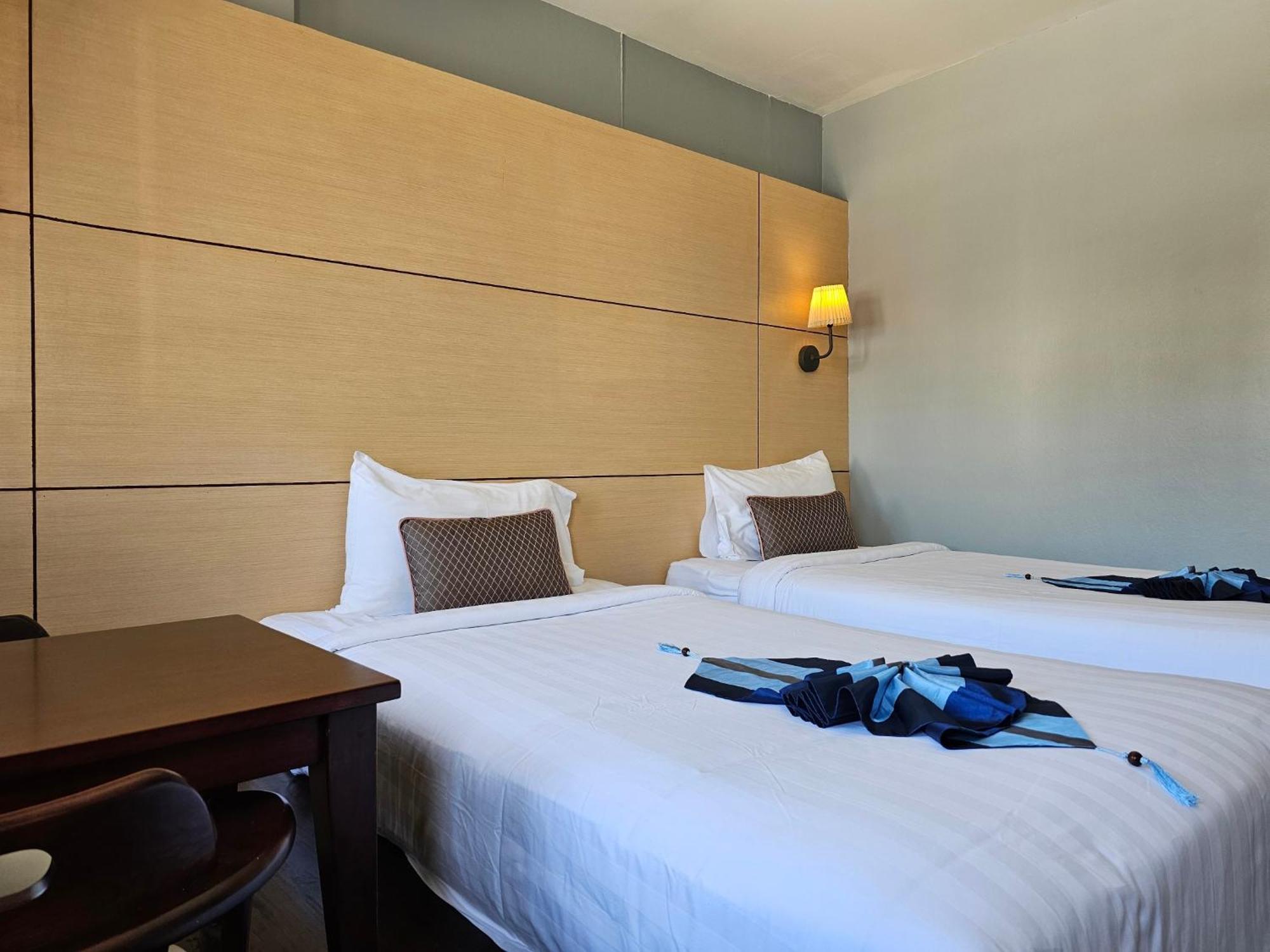 Montree Phuket Hotel Esterno foto