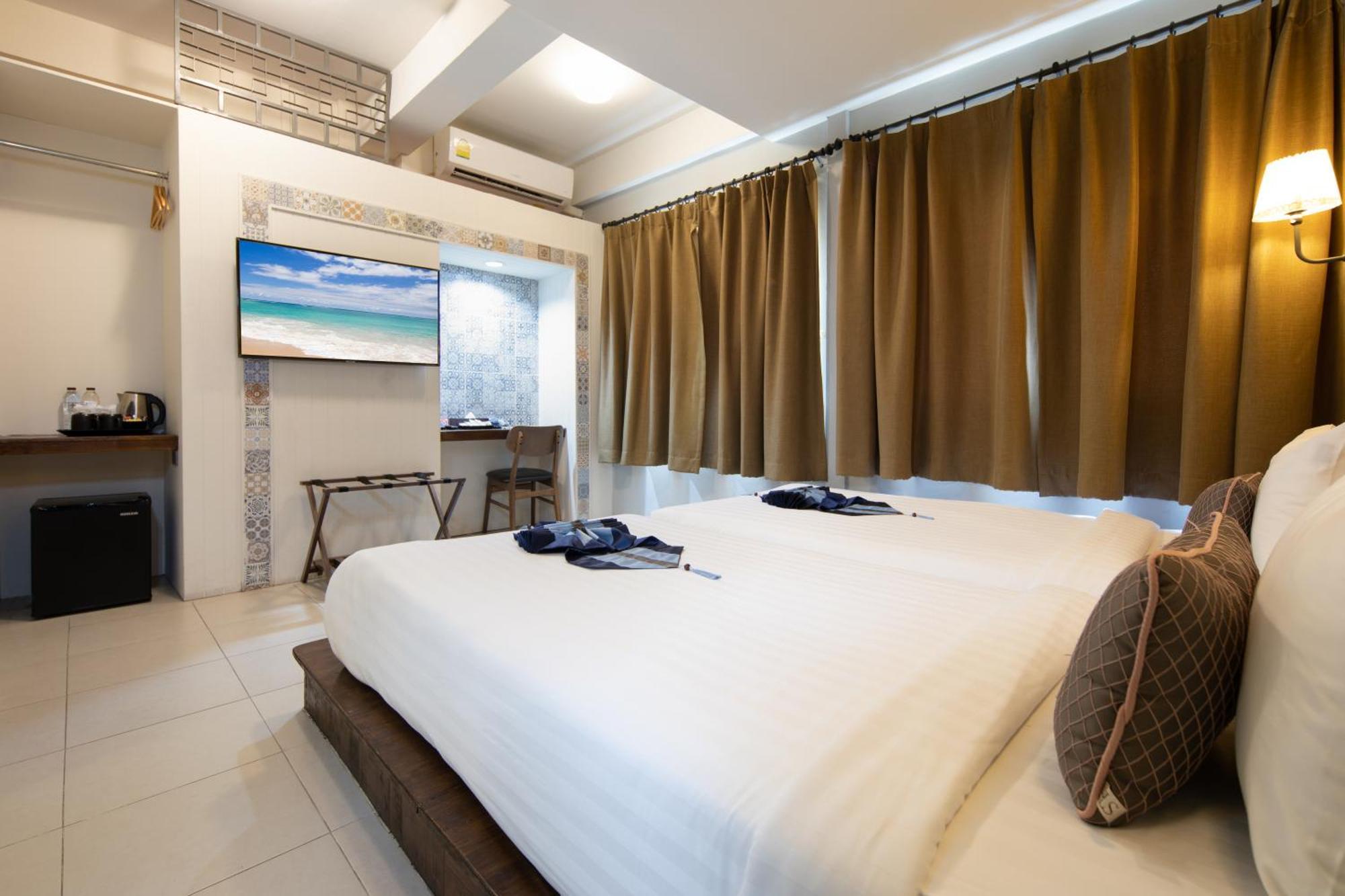 Montree Phuket Hotel Esterno foto