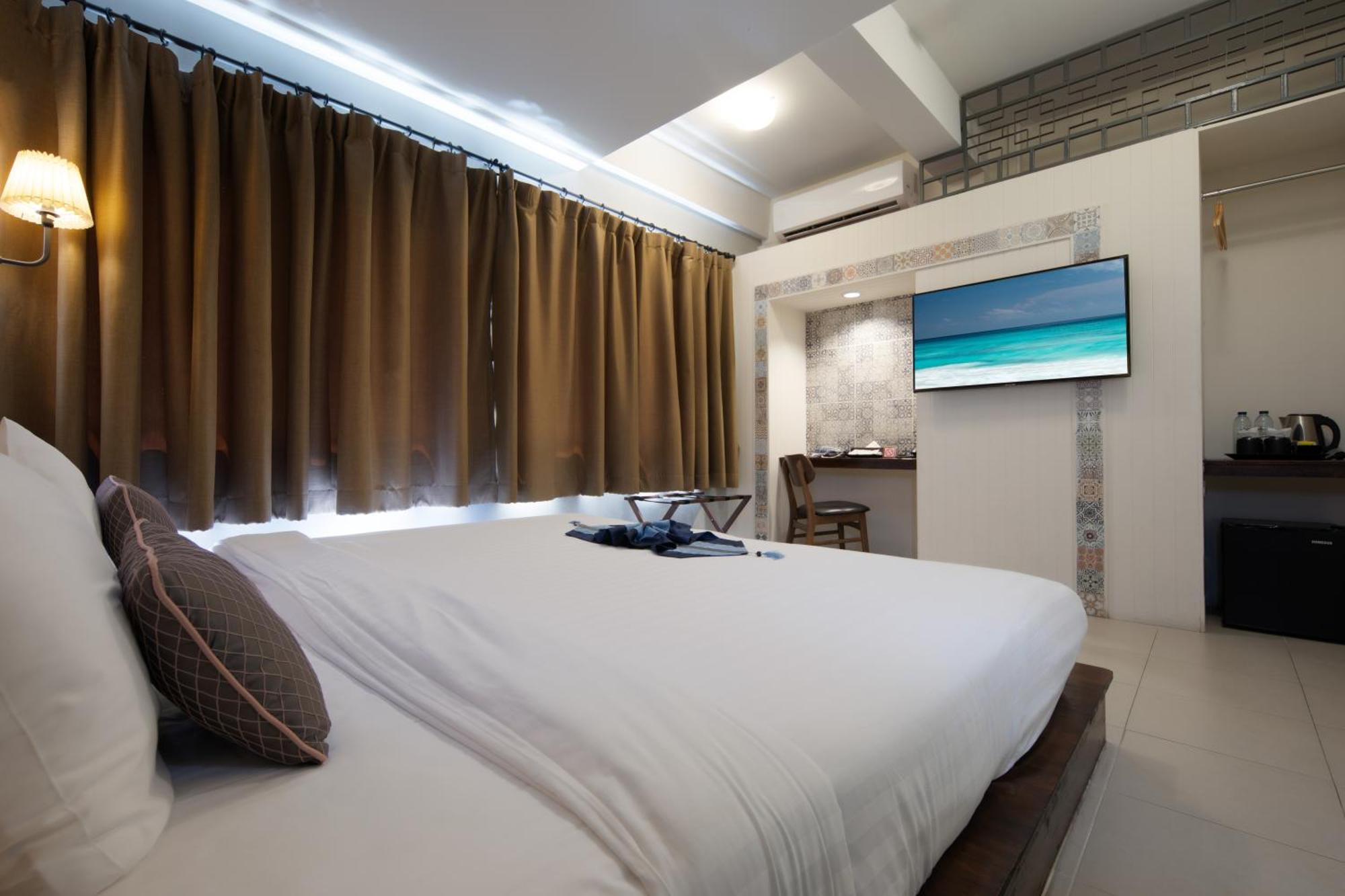 Montree Phuket Hotel Esterno foto